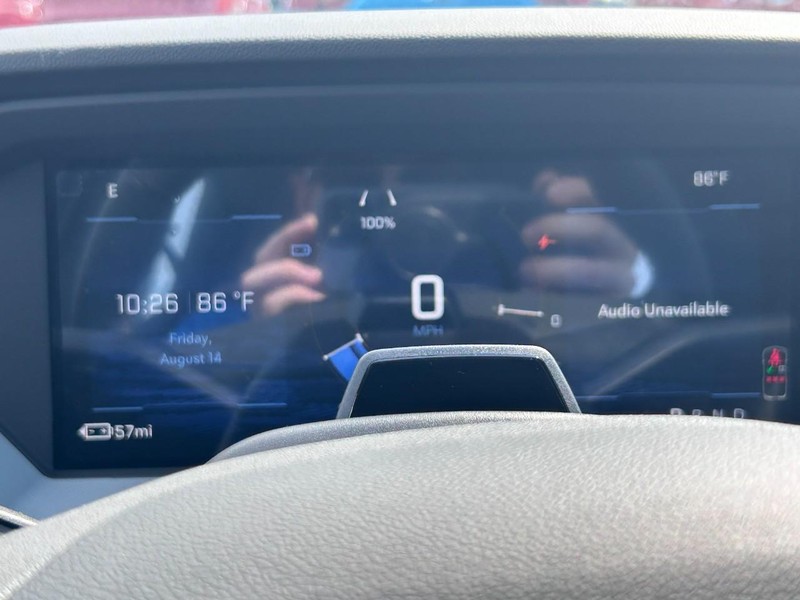 Chevrolet Bolt Vehicle Full-screen Gallery Image 15
