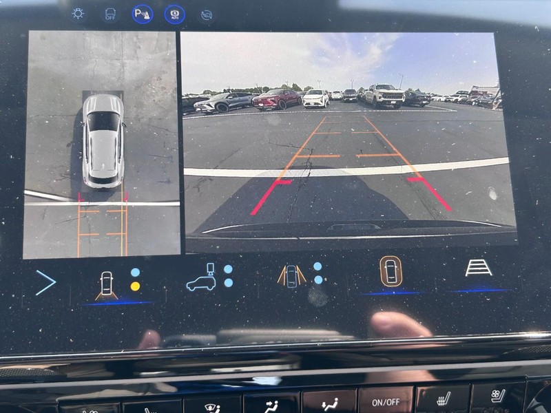 Chevrolet Bolt Vehicle Full-screen Gallery Image 17