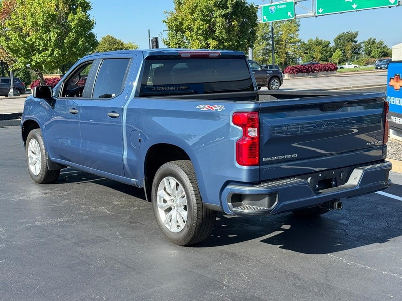 Chevrolet Silverado 1500 Vehicle Full-screen Gallery Image 3