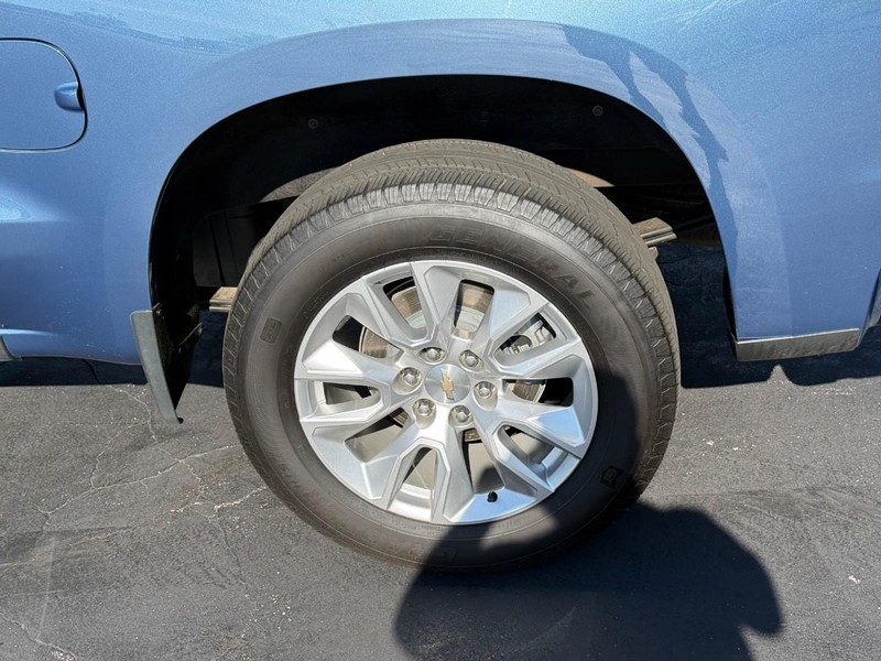 Chevrolet Silverado 1500 Vehicle Full-screen Gallery Image 4