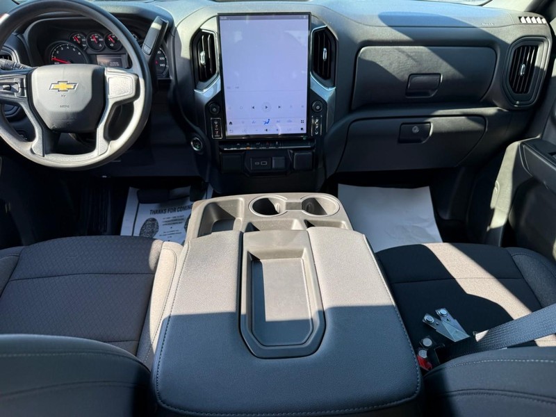 Chevrolet Silverado 1500 Vehicle Full-screen Gallery Image 11