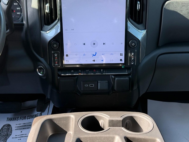 Chevrolet Silverado 1500 Vehicle Full-screen Gallery Image 14