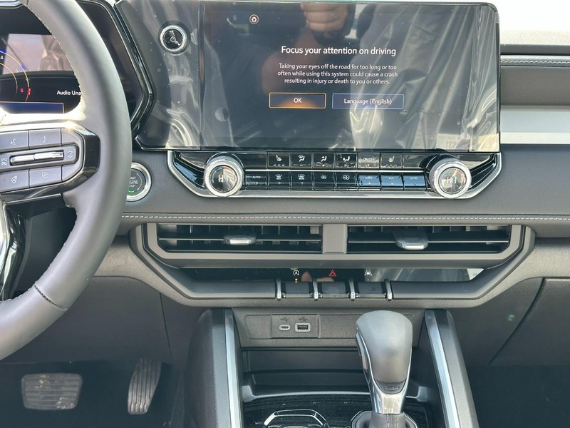 Chevrolet Colorado Vehicle Full-screen Gallery Image 7