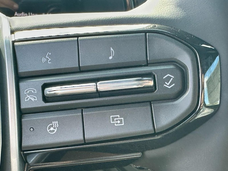 Chevrolet Colorado Vehicle Full-screen Gallery Image 11