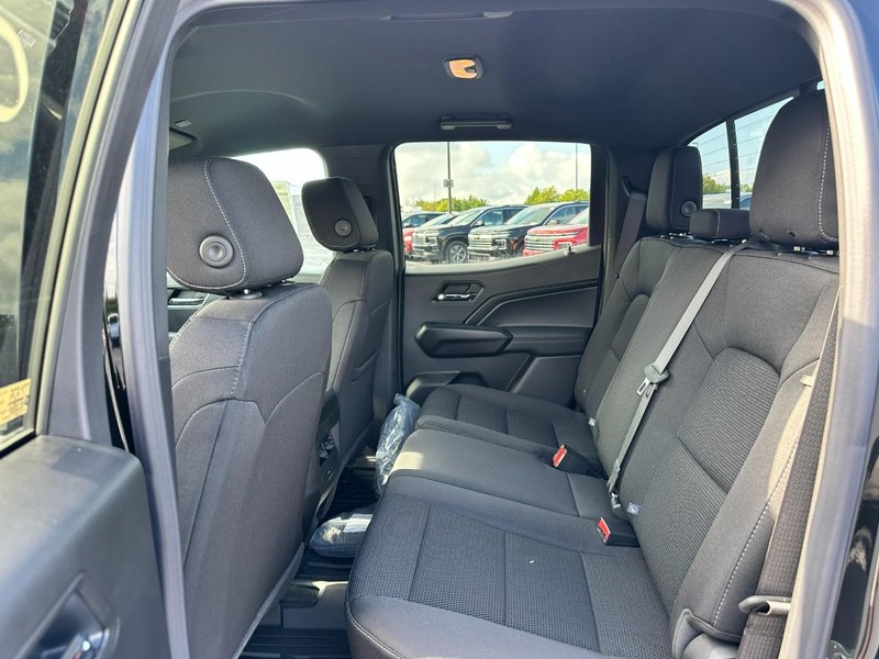 Chevrolet Colorado Vehicle Full-screen Gallery Image 5