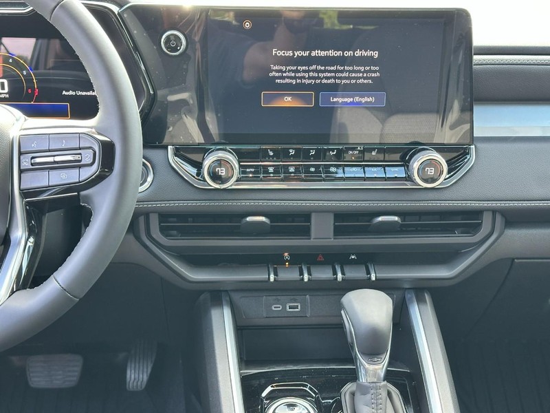 Chevrolet Colorado Vehicle Full-screen Gallery Image 8