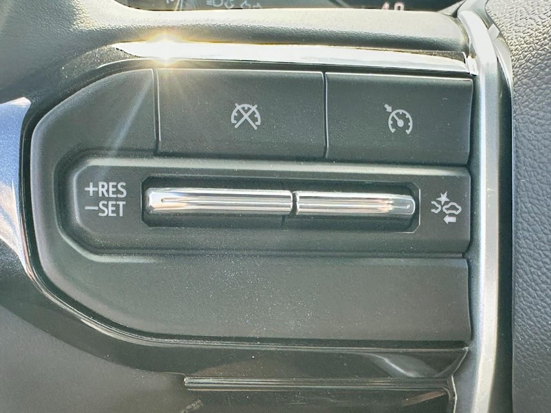 Chevrolet Colorado Vehicle Full-screen Gallery Image 12