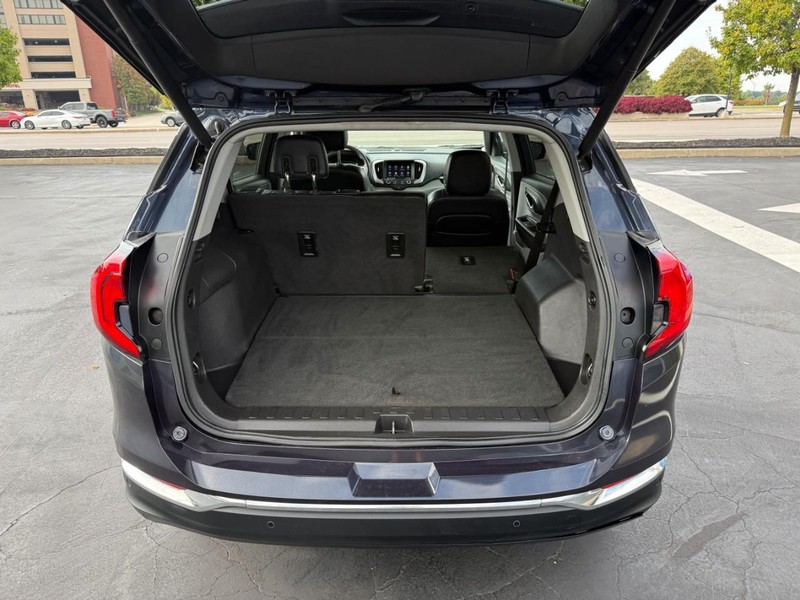 GMC Terrain Vehicle Full-screen Gallery Image 5