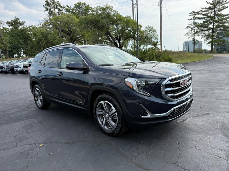 GMC Terrain Vehicle Full-screen Gallery Image 8