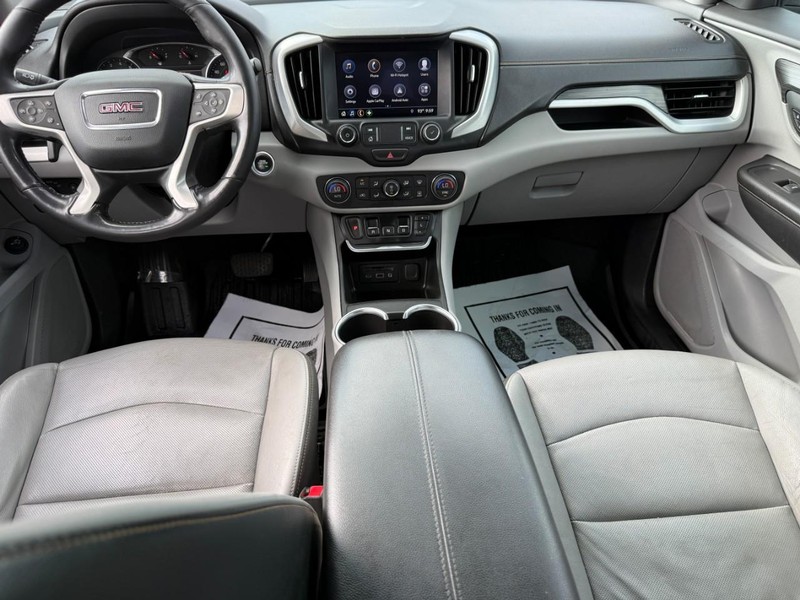 GMC Terrain Vehicle Full-screen Gallery Image 11