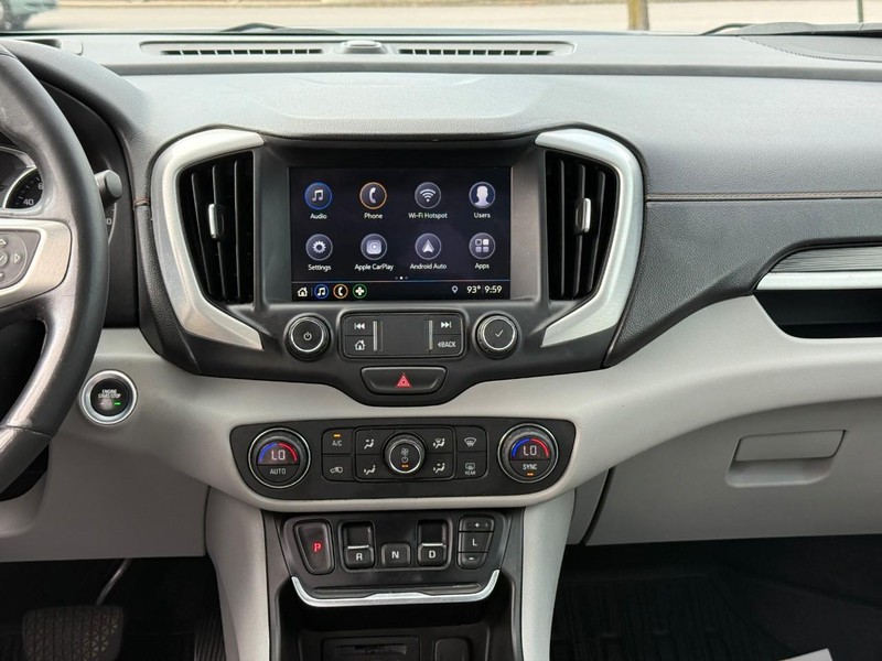 GMC Terrain Vehicle Full-screen Gallery Image 13