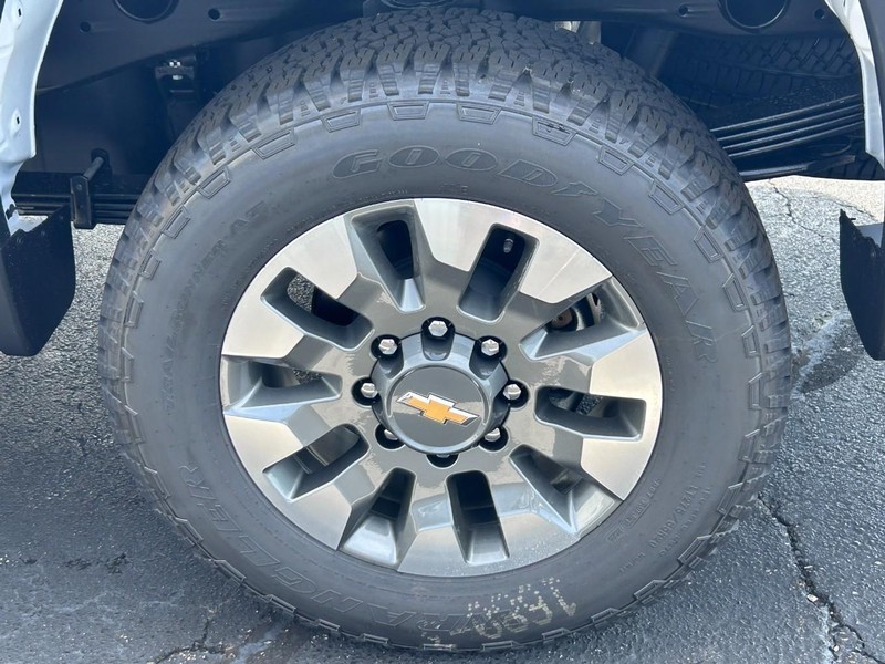 Chevrolet Silverado 2500HD Vehicle Full-screen Gallery Image 5