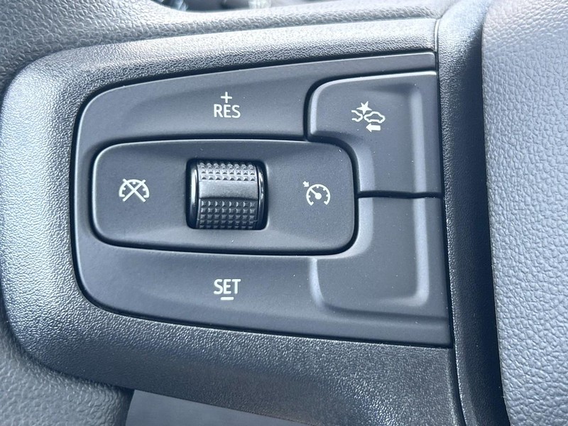 Chevrolet Silverado 2500HD Vehicle Full-screen Gallery Image 16