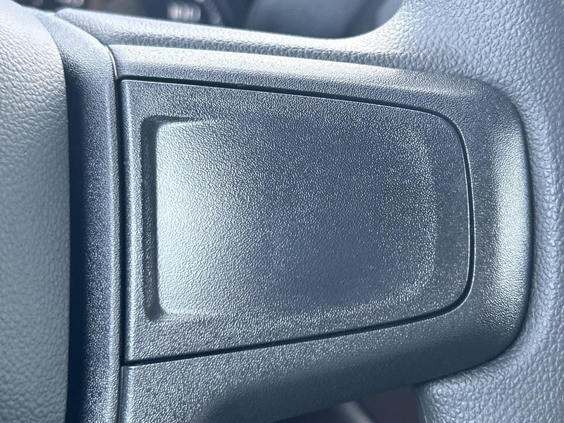 Chevrolet Silverado 2500HD Vehicle Full-screen Gallery Image 17