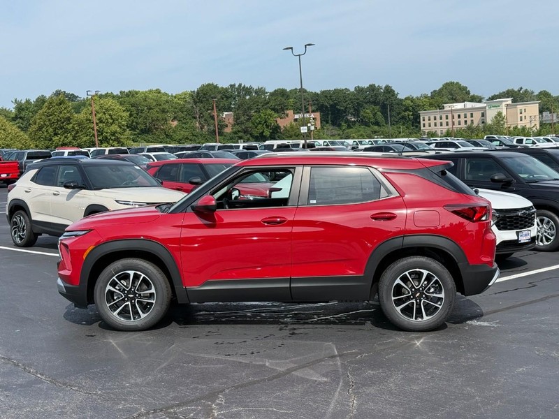 Chevrolet TrailBlazer Vehicle Full-screen Gallery Image 2