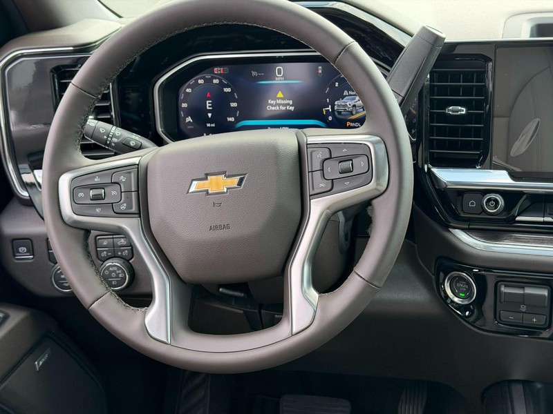 Chevrolet Silverado 2500HD Vehicle Full-screen Gallery Image 7