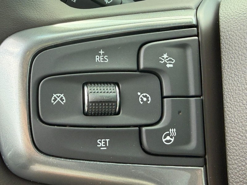 Chevrolet Silverado 2500HD Vehicle Full-screen Gallery Image 13