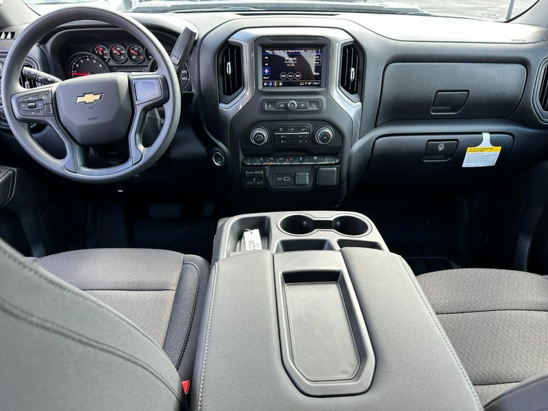 Chevrolet Silverado 2500HD Vehicle Full-screen Gallery Image 5