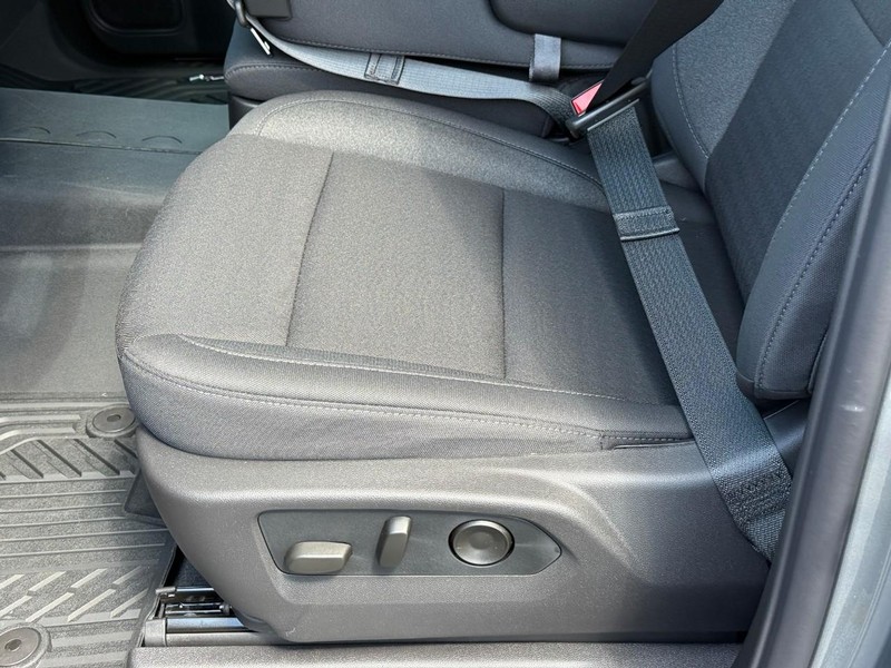 Chevrolet Silverado 1500 Vehicle Full-screen Gallery Image 11