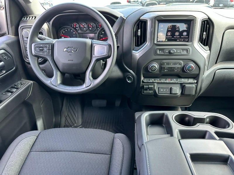 Chevrolet Silverado 1500 Vehicle Full-screen Gallery Image 5