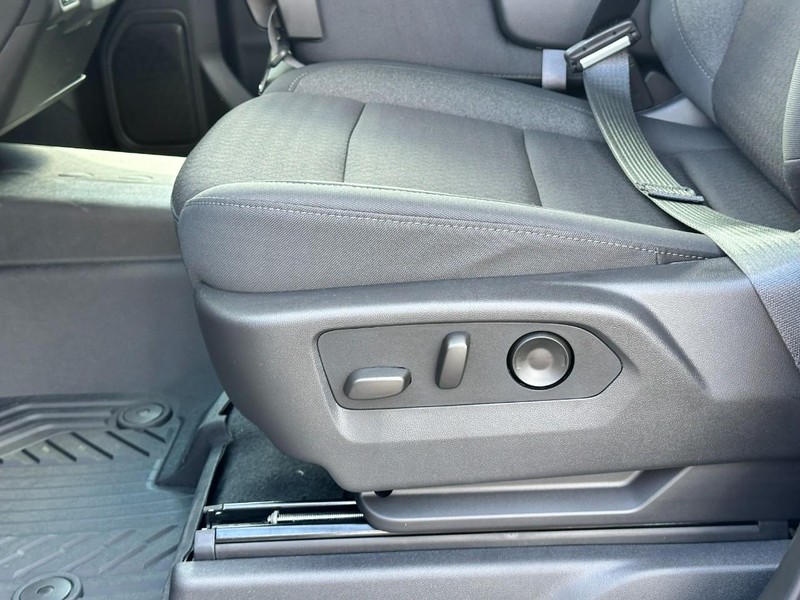 Chevrolet Silverado 1500 Vehicle Full-screen Gallery Image 10