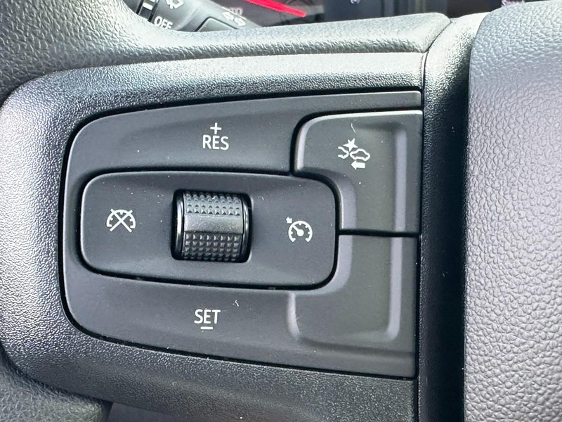 Chevrolet Silverado 1500 Vehicle Full-screen Gallery Image 11