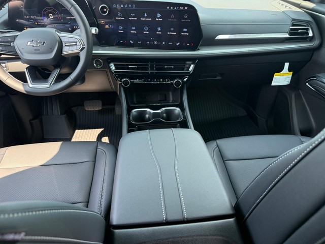 2027 Chevrolet Traverse LT - Photo 7