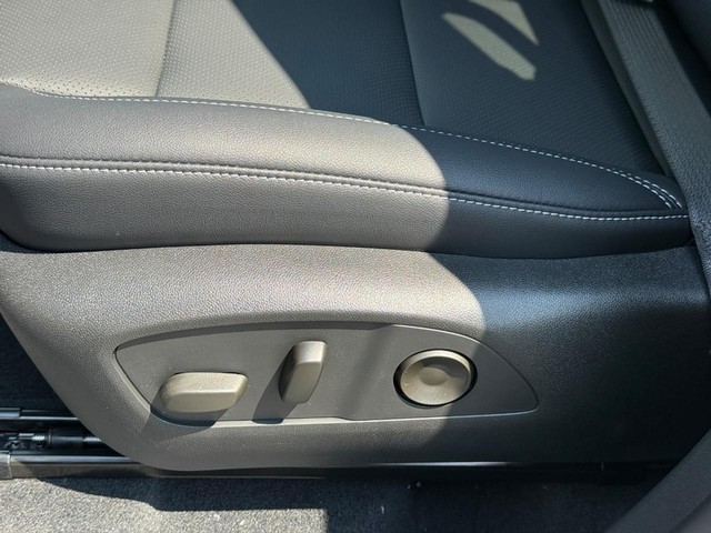 2027 Chevrolet Traverse LT - Photo 13