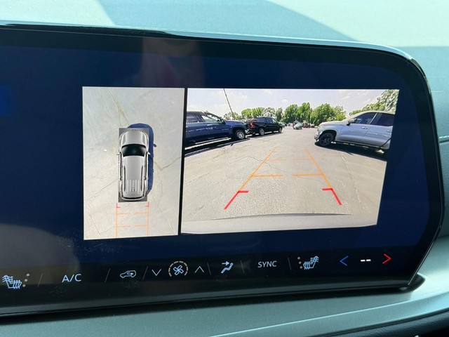 2027 Chevrolet Traverse LT - Photo 17