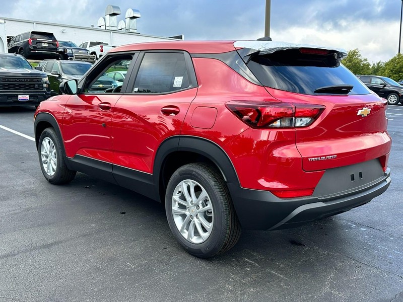 Chevrolet TrailBlazer Vehicle Full-screen Gallery Image 3