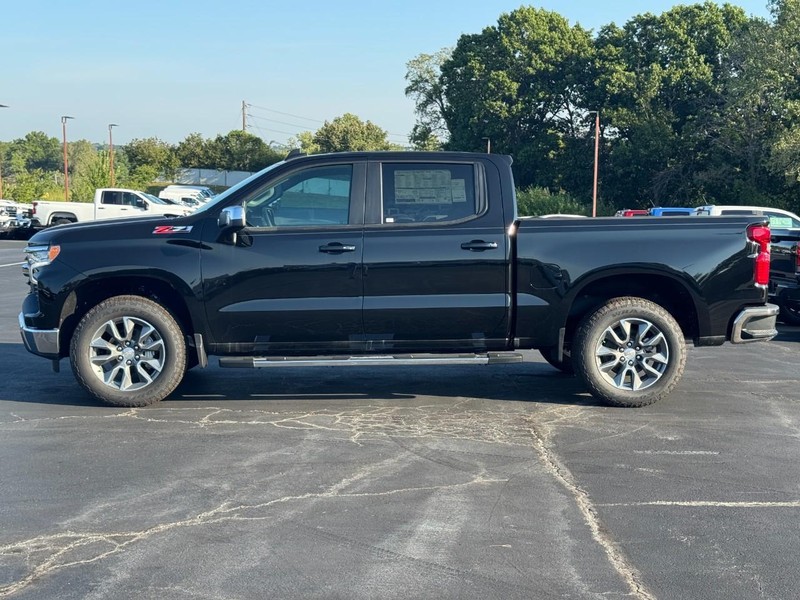 Chevrolet Silverado 1500 Vehicle Full-screen Gallery Image 2