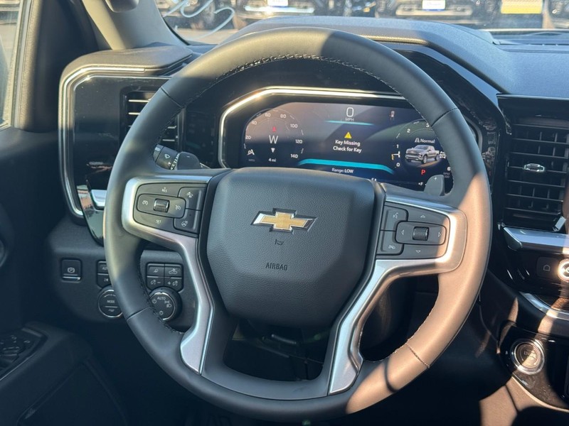 Chevrolet Silverado 1500 Vehicle Full-screen Gallery Image 8
