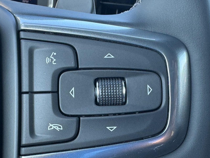 Chevrolet Silverado 1500 Vehicle Full-screen Gallery Image 14