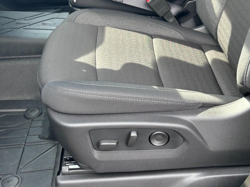 Chevrolet Silverado 1500 Vehicle Full-screen Gallery Image 11