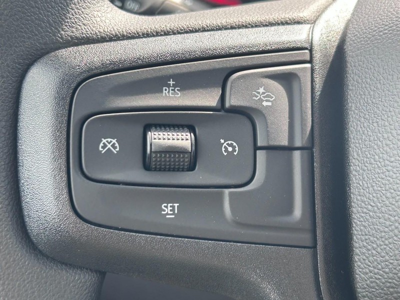 Chevrolet Silverado 1500 Vehicle Full-screen Gallery Image 13