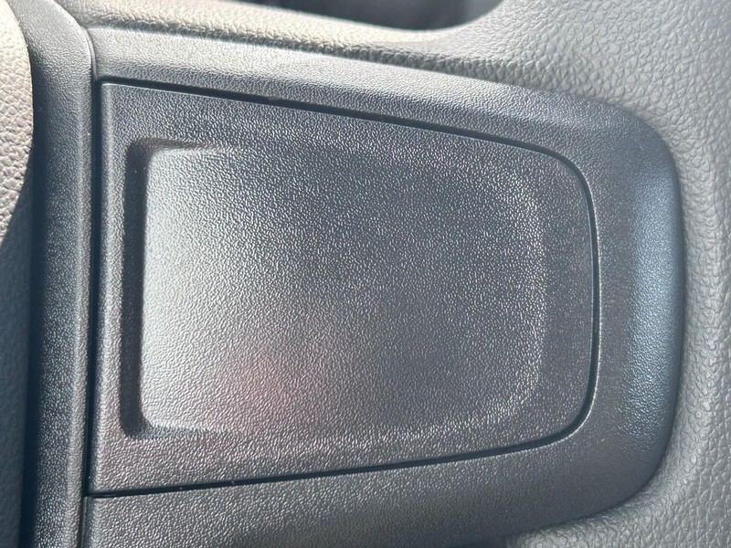 Chevrolet Silverado 1500 Vehicle Full-screen Gallery Image 14
