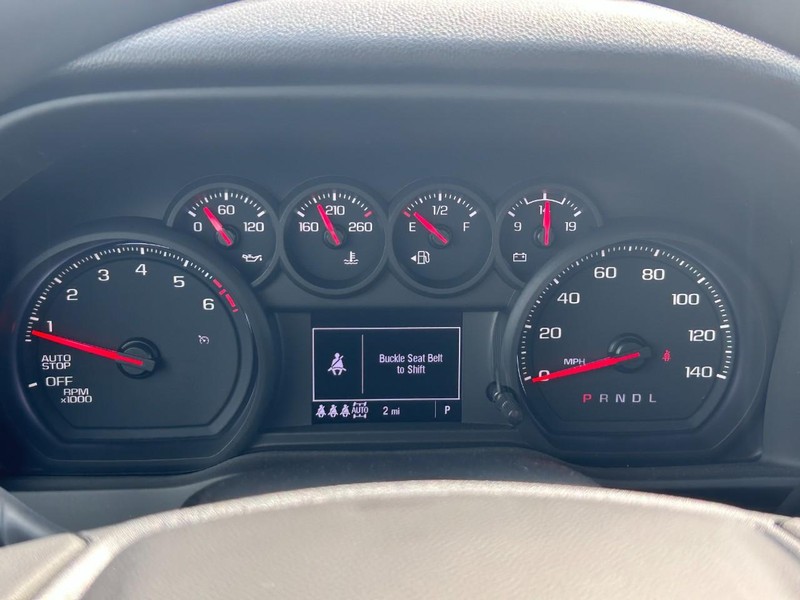 Chevrolet Silverado 1500 Vehicle Full-screen Gallery Image 15