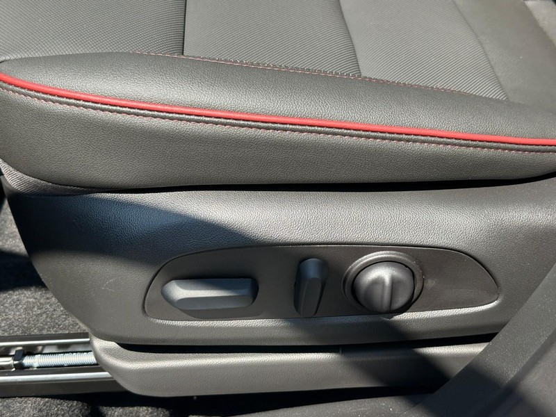 Chevrolet TrailBlazer Vehicle Full-screen Gallery Image 14
