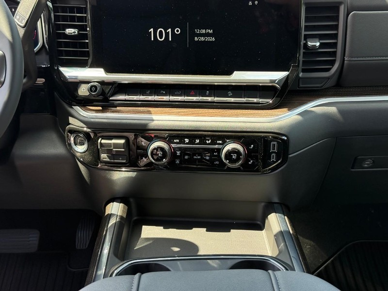 Chevrolet Silverado 2500HD Vehicle Full-screen Gallery Image 9