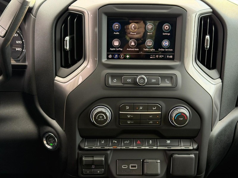 Chevrolet Silverado 2500HD Vehicle Full-screen Gallery Image 7