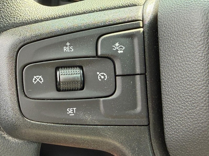 Chevrolet Silverado 2500HD Vehicle Full-screen Gallery Image 11