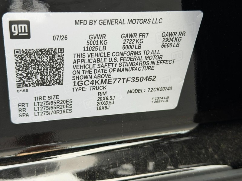 Chevrolet Silverado 2500HD Vehicle Full-screen Gallery Image 13