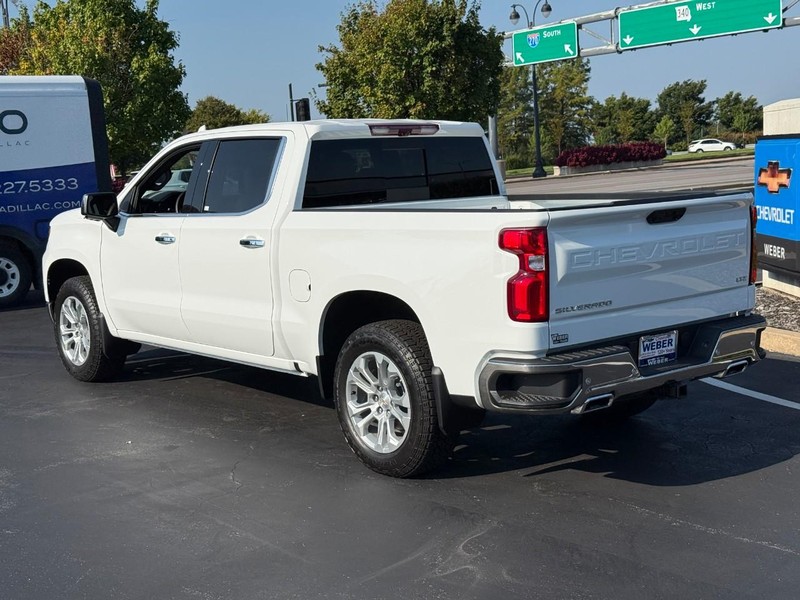 Chevrolet Silverado 1500 Vehicle Full-screen Gallery Image 3