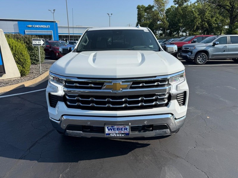Chevrolet Silverado 1500 Vehicle Full-screen Gallery Image 10