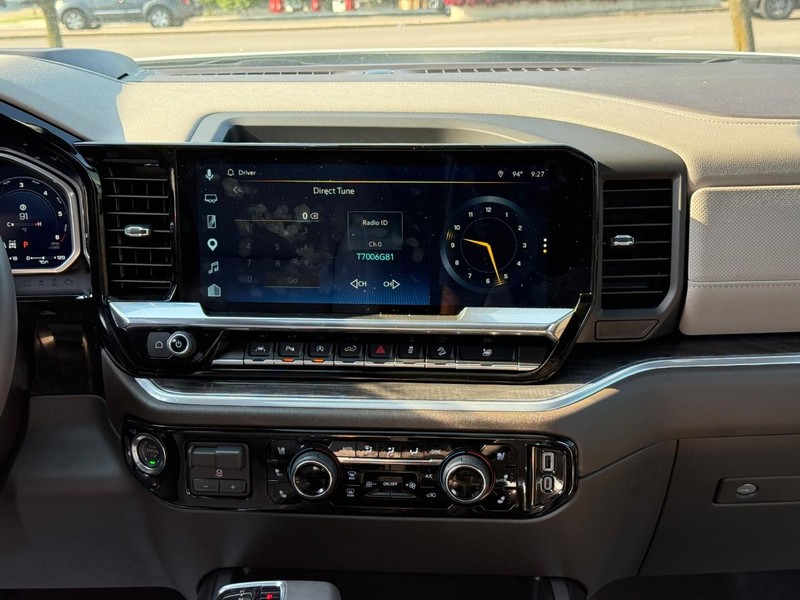 Chevrolet Silverado 1500 Vehicle Full-screen Gallery Image 14