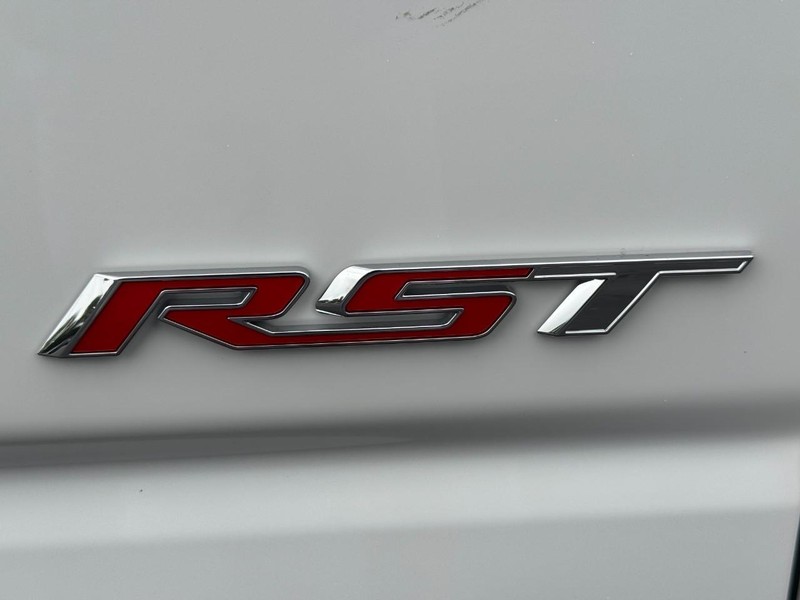 Chevrolet Silverado 1500 Vehicle Full-screen Gallery Image 4