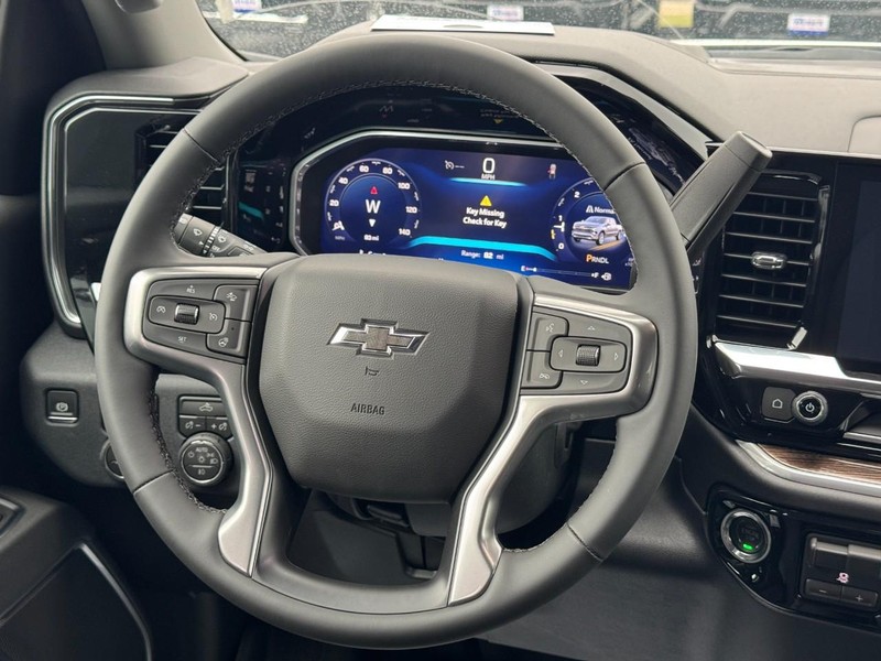 Chevrolet Silverado 1500 Vehicle Full-screen Gallery Image 8