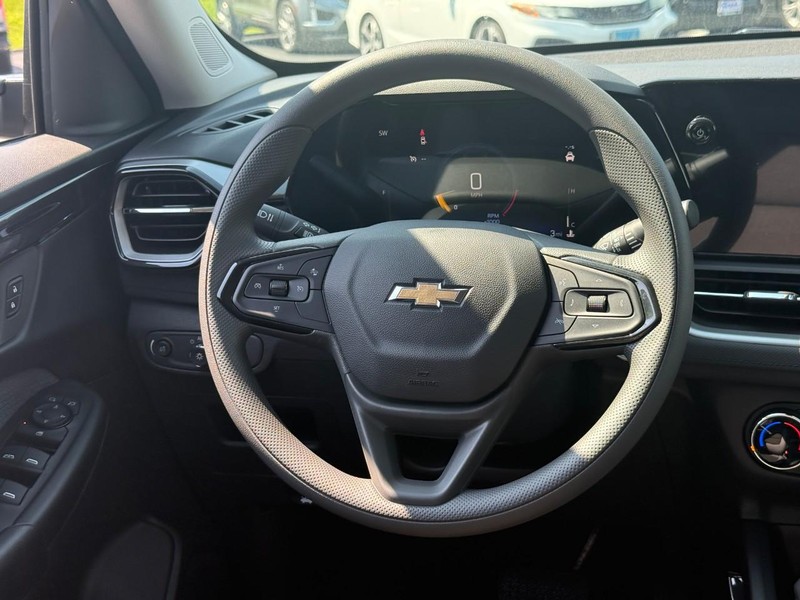 Chevrolet TrailBlazer Vehicle Full-screen Gallery Image 7