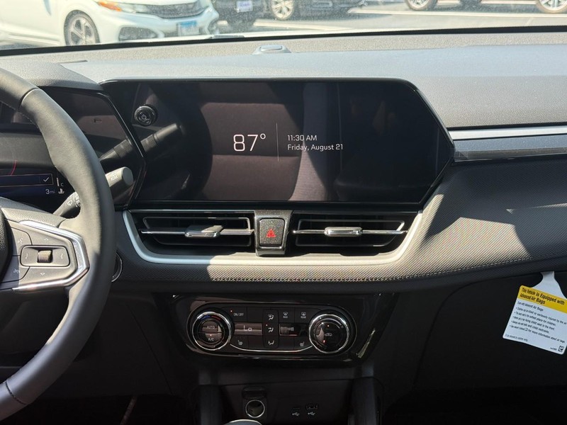Chevrolet TrailBlazer Vehicle Full-screen Gallery Image 12