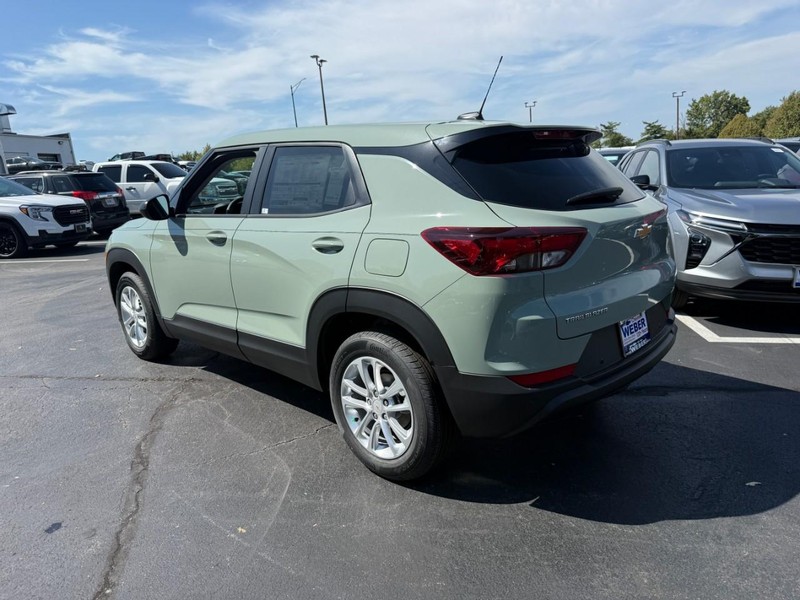 Chevrolet TrailBlazer Vehicle Full-screen Gallery Image 3